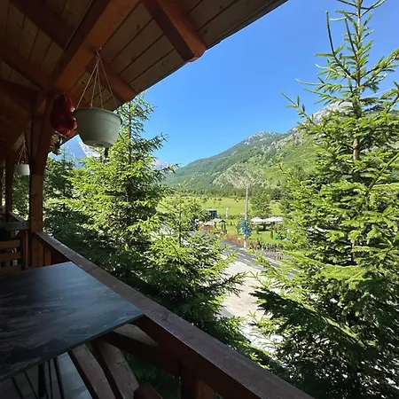 Natyra Balcony